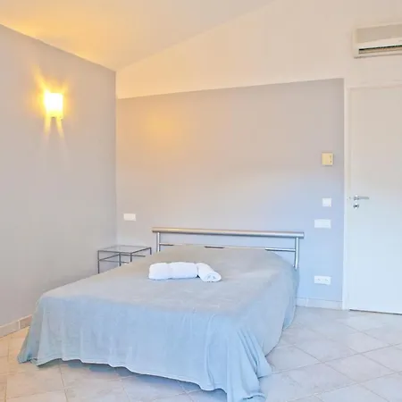 De Caractere En Pierre Et Bois Avec Piscine Villa *